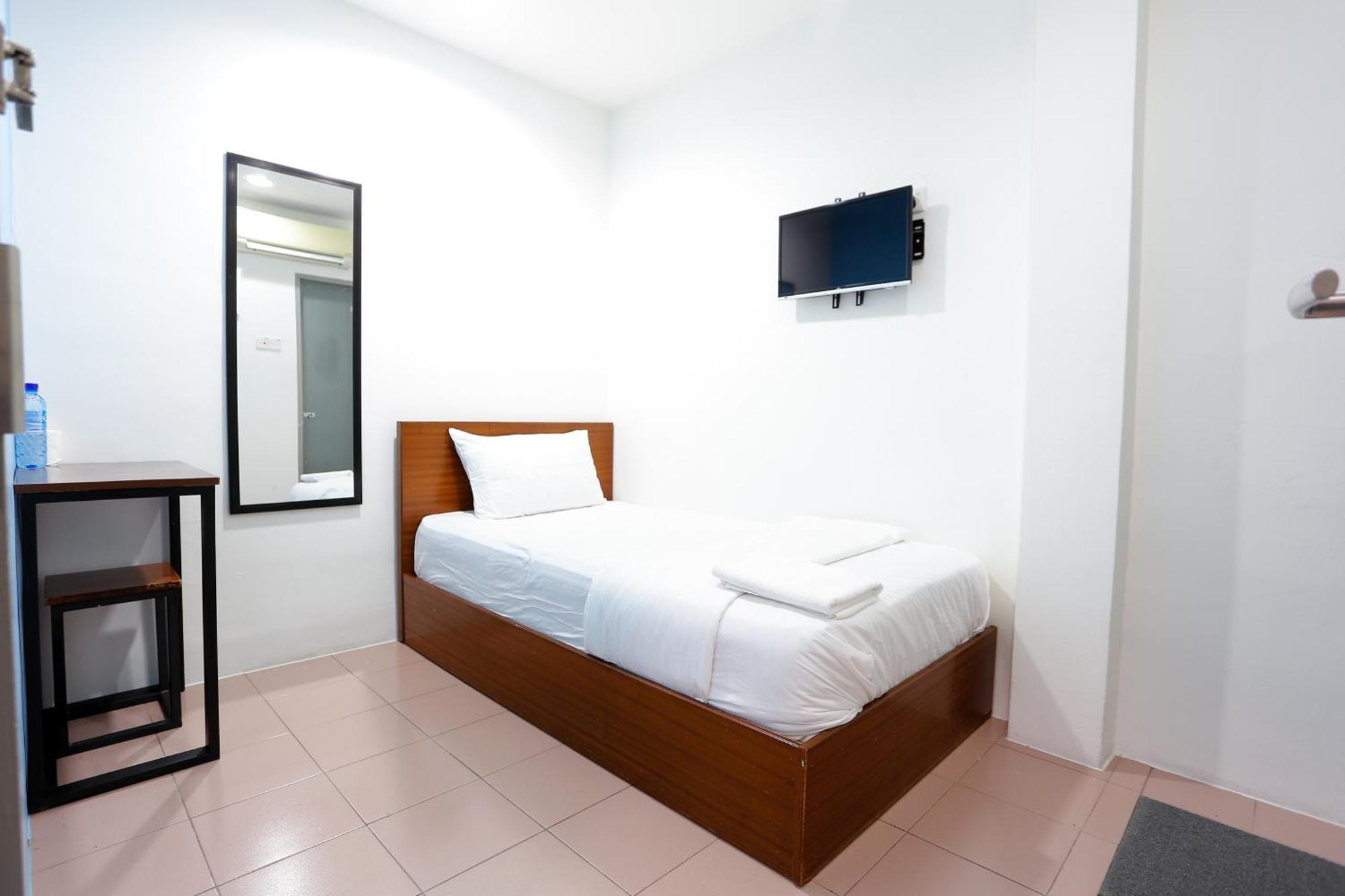 טלוק אינטן Lux Hotel מראה חיצוני תמונה