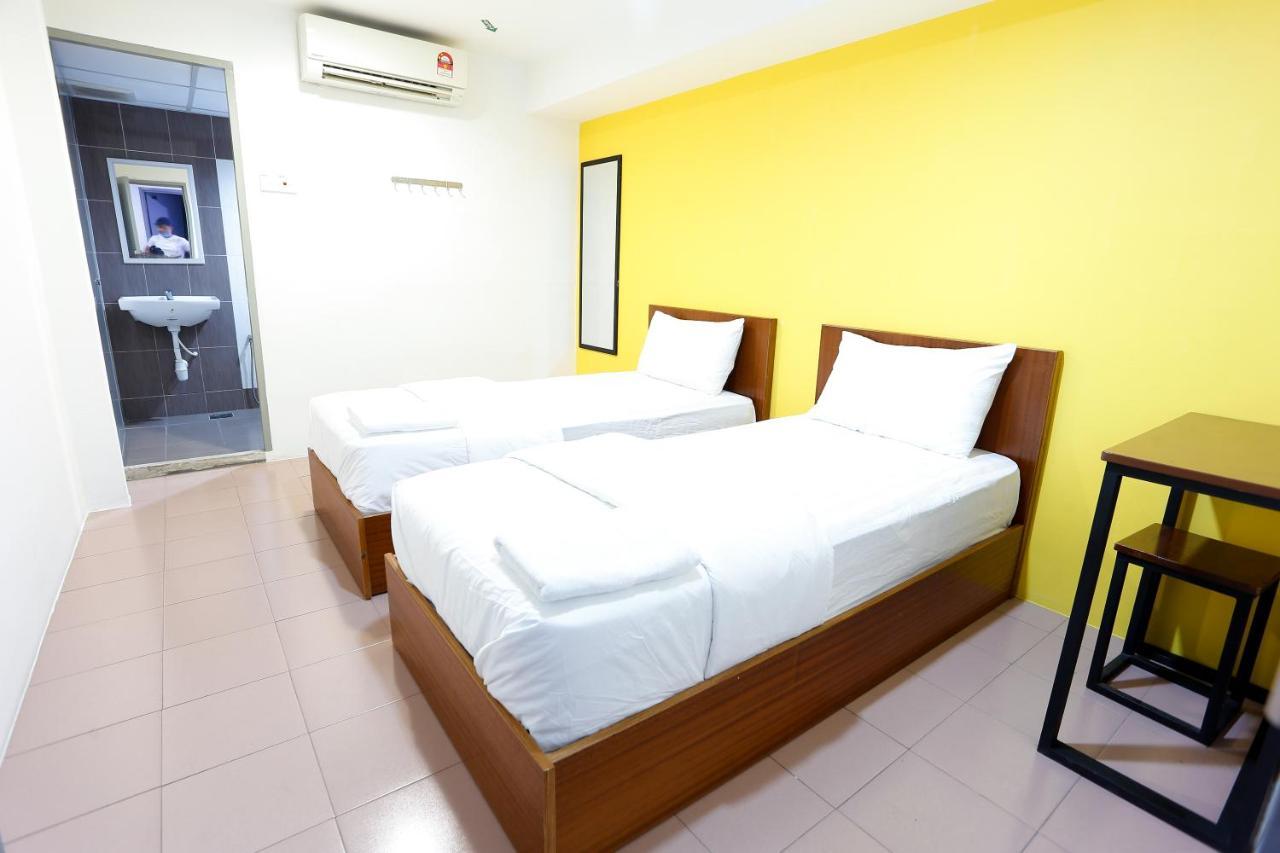 טלוק אינטן Lux Hotel מראה חיצוני תמונה