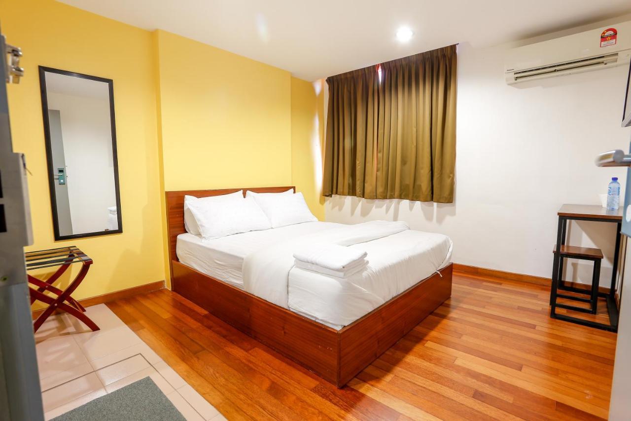 טלוק אינטן Lux Hotel מראה חיצוני תמונה